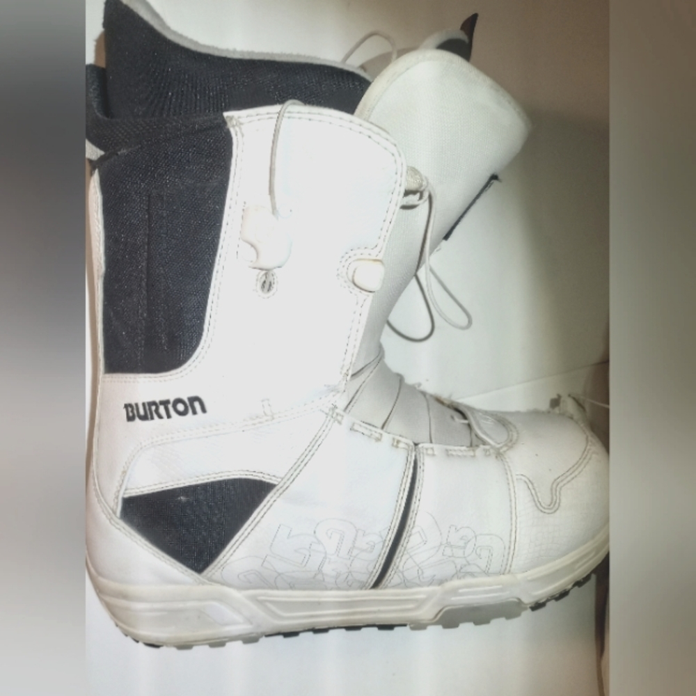 Mens Burton snowboarding boots